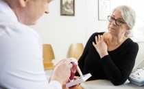 Из за чего болит спина под лопаткой с левой стороны