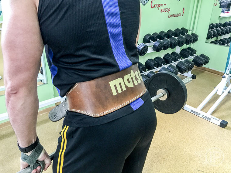 Болит спина не могу поднять правую ногу