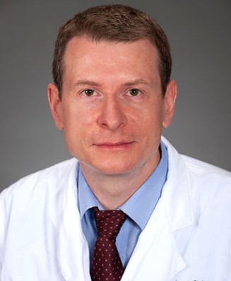 Почему болит внизу спины у женщин