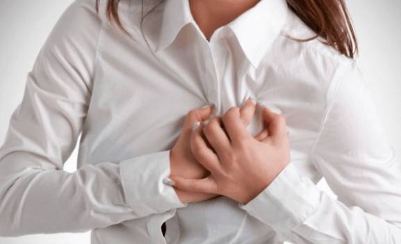 При сердце может болеть голова