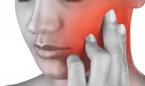 болит голова отдает в челюсть шею