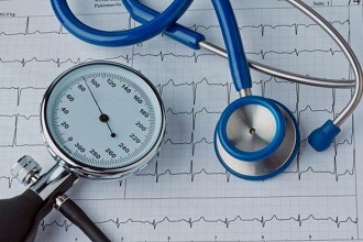 Гипертония сопровождается повышением давления