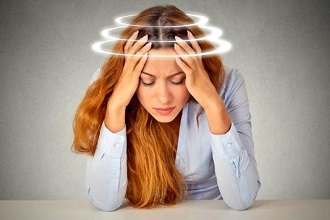 При гипертонии больной слышит шум в голове