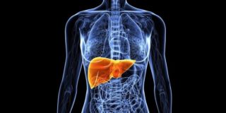 Болит в правой области ребер спины