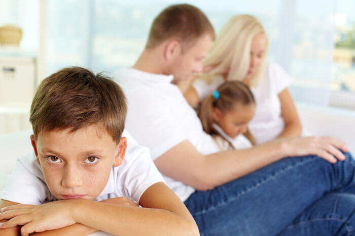 почему болит голова по синельникову